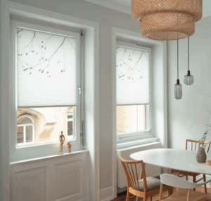 stores intérieurs avec motifs